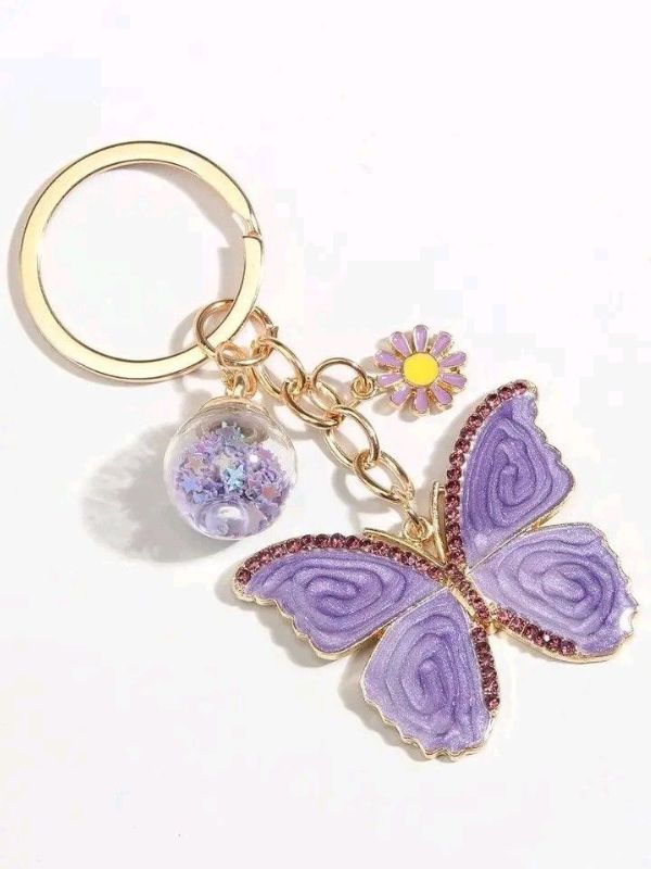 DIY-Bag-Charm-Ideas-to-Make-Your-Favorite-Bag-Stand-Out