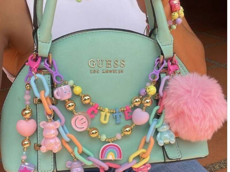DIY-Bag-Charm-Ideas-to-Make-Your-Favorite-Bag-Stand-