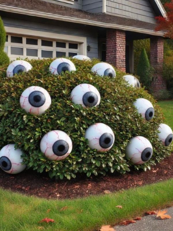 DIY-Halloween-Yard-and-Porch-Decorations-to-Make-Your-Home-Extra-Spooky