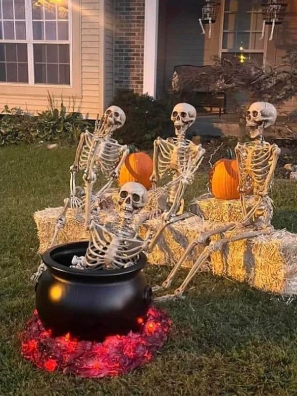 DIY-Halloween-Yard-and-Porch-Decorations-to-Make-Your-Home-Extra-Spooky