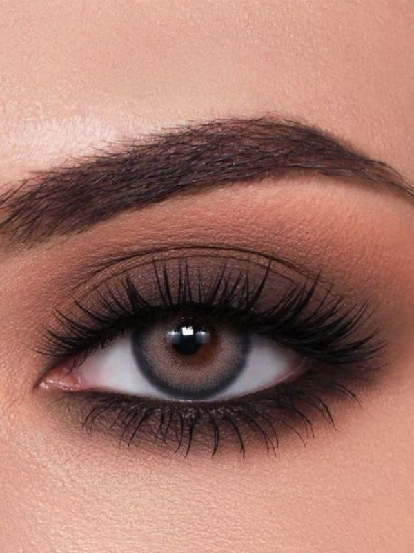 Dark-Feminine-Fall-Makeup-Looks-You'll-Love