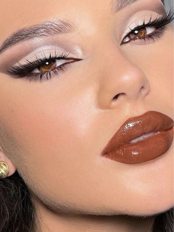 Dark-Feminine-Fall-Makeup-Looks-You'll-Love