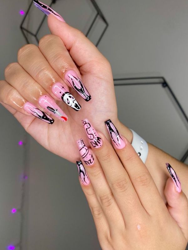 Extra-Spooky-Black-and-Pink-Scream-Nails
