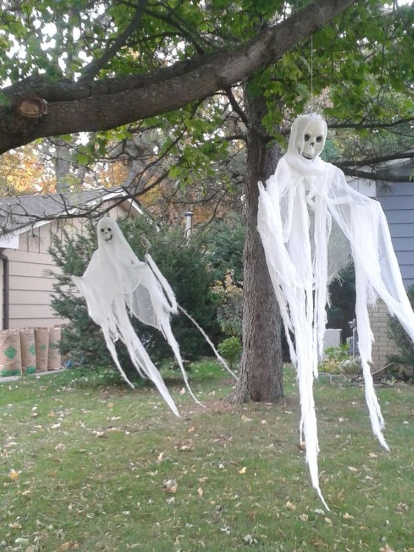Hang-Ghosts-From-the-Trees