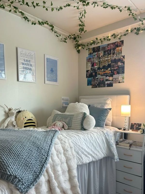 How-to-Decorate-a-Floral-Dorm-Room