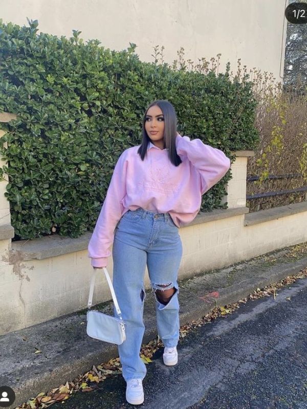 Oversized-Knit-Sweater-with-Straight-Leg-Jeans
