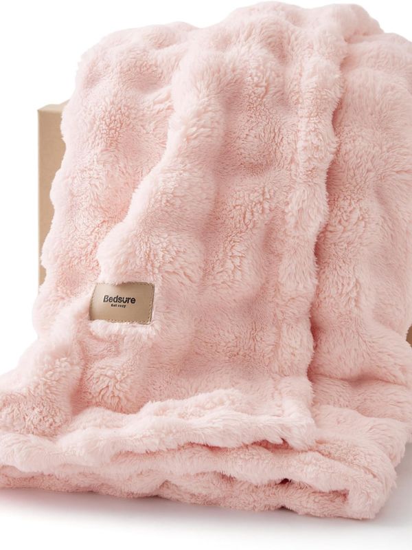 Pink-Throw-Blankets