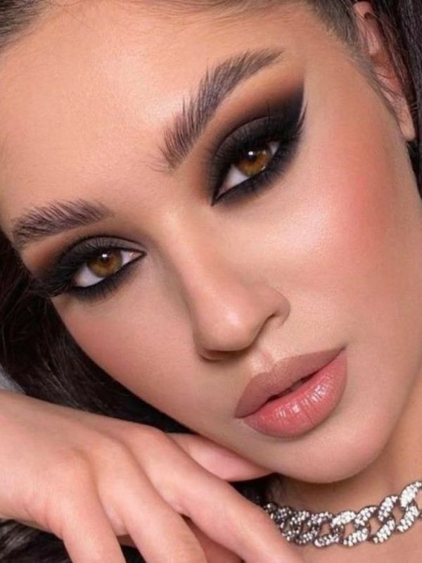 Soft-Black-Smoky-Eyes