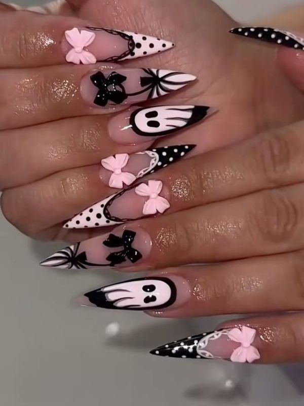 Spooky-Black-and-Pink-Scream-Nails-Art-to-Try-on-This-Halloween