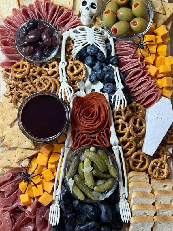 Spooky-Halloween-Charcuterie-Board