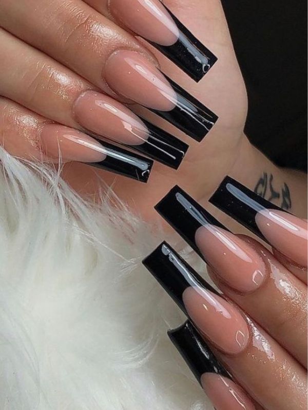 Stunning-Thick-French-Tip-Short-Nails-You'll-Want-to-Try
