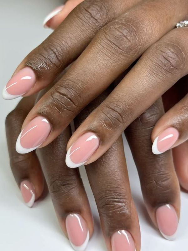 Stunning-Thick-French-Tip-Short-Nails-You'll-Want-to-Try