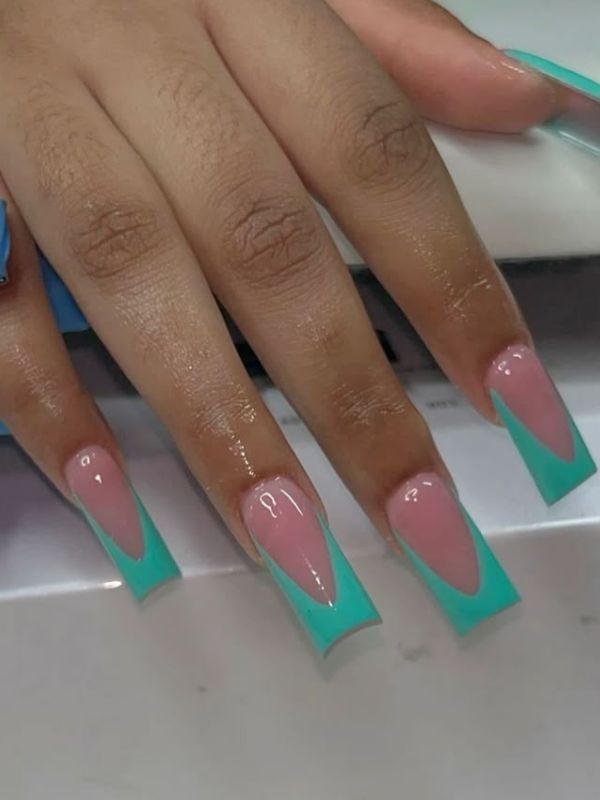 Stunning-Thick-French-Tip-Short-Nails-You'll-Want-to-Try