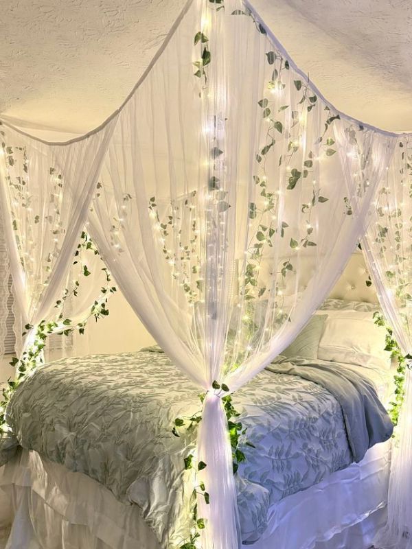 White-Dorm-Room-Decor-Ideas-for-a-Cozy-and-Dreamy-Space