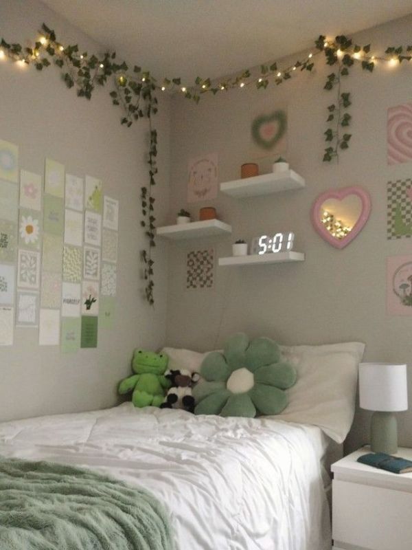 White-Dorm-Room-Decor-Ideas-for-a-Cozy-and-Dreamy-Space