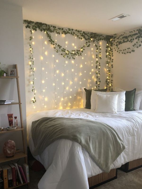 White-Dorm-Room-Decor-Ideas-for-a-Cozy-and-Dreamy-Space