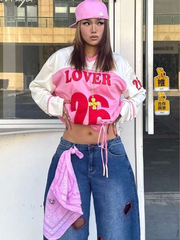 Y2K-Inspired-All-Pink-Outfit