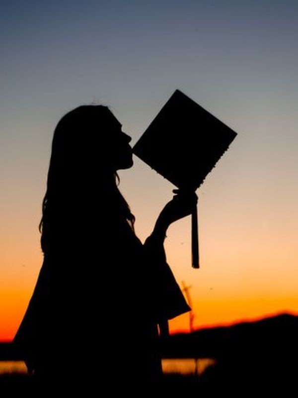 20-Must-try-Masters-Graduation-Picture-You-will-love-featuring-sunset.