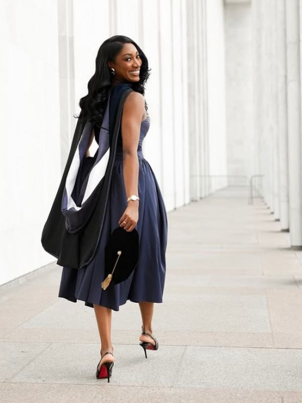 20-Must-try-Masters-Graduation-Picture-You-will-love-featuring-walking-portrait.