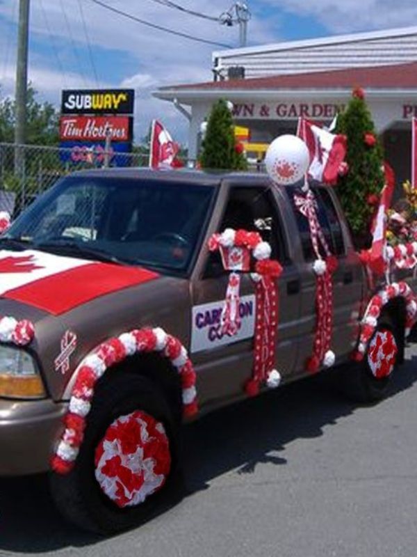 20-graduation-car-decoration-idea-featuring-school-color.