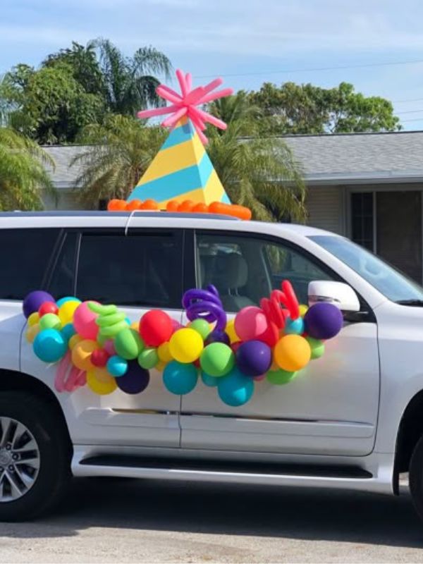 20-graduation-car-decoration-idea-with-balloon