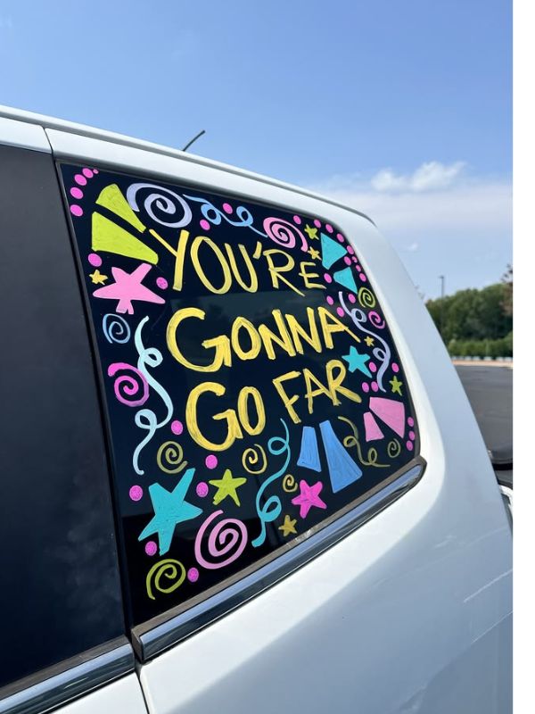 20-graduation-car-decoration-ideas-with-bright-future-theme.