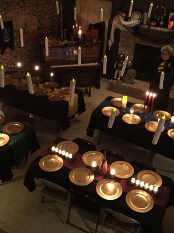 25-unforgettable-harry-Potter-birthday-party-ideas-for-adults-featuring-Hogwarts-Great-Hall-Dinner.