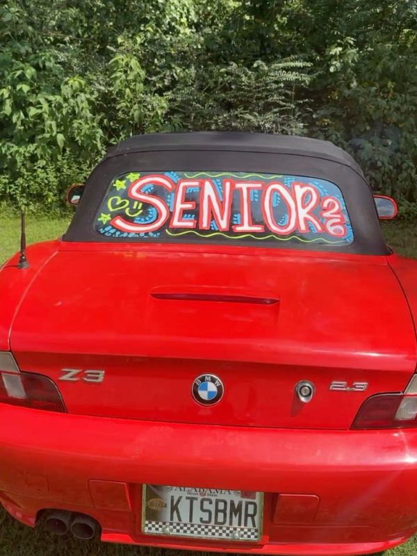 25-unforgettable-senior-car-decorating-ideas-with-Senior-Name-In-Big-Letters.