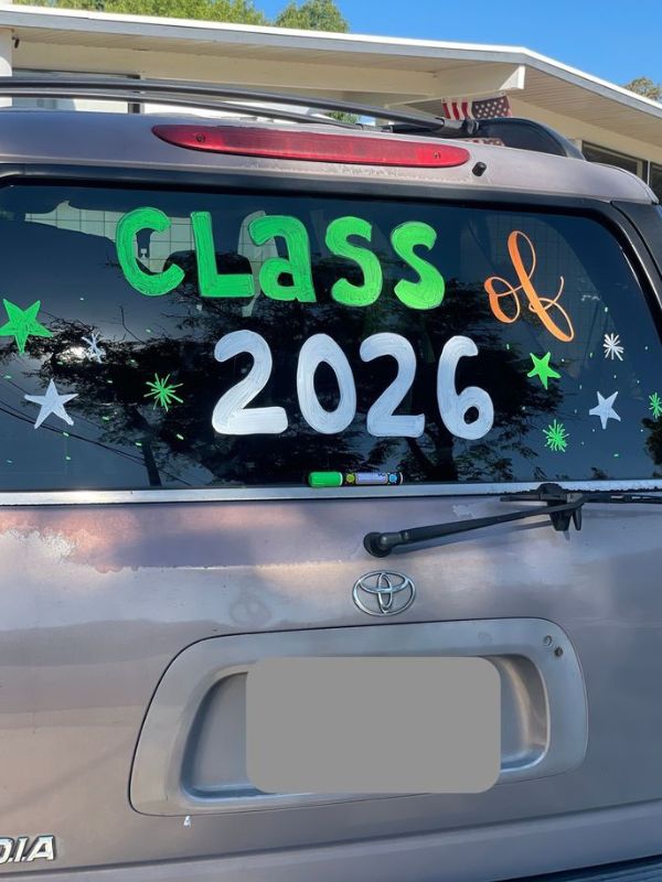 30-amazing-car-chalk-window-ideas-with-class-of-2026.