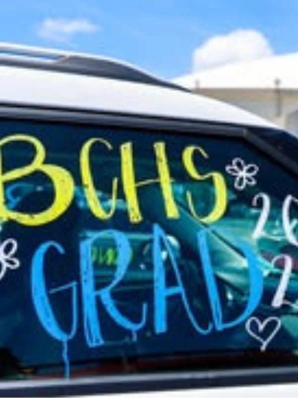 30-amazing-car-chalk-window-ideas-with-school-pride-message.jpg