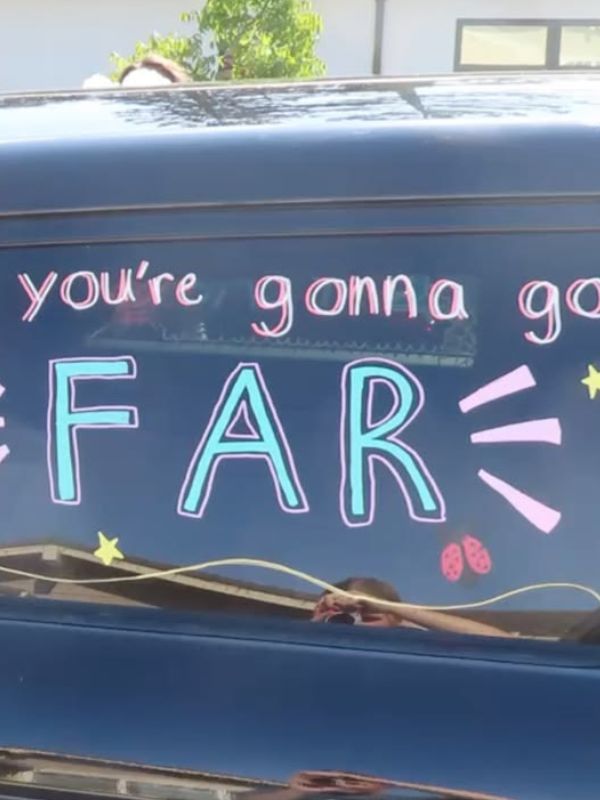 30-amazing-car-chalk-window-ideas-with-the-future-is-bright.