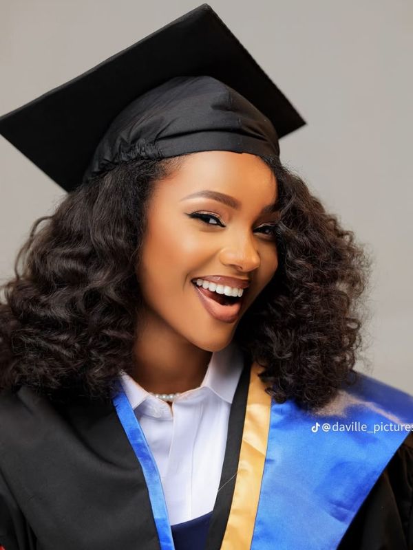 Close-Up-Graduation-Portrait.