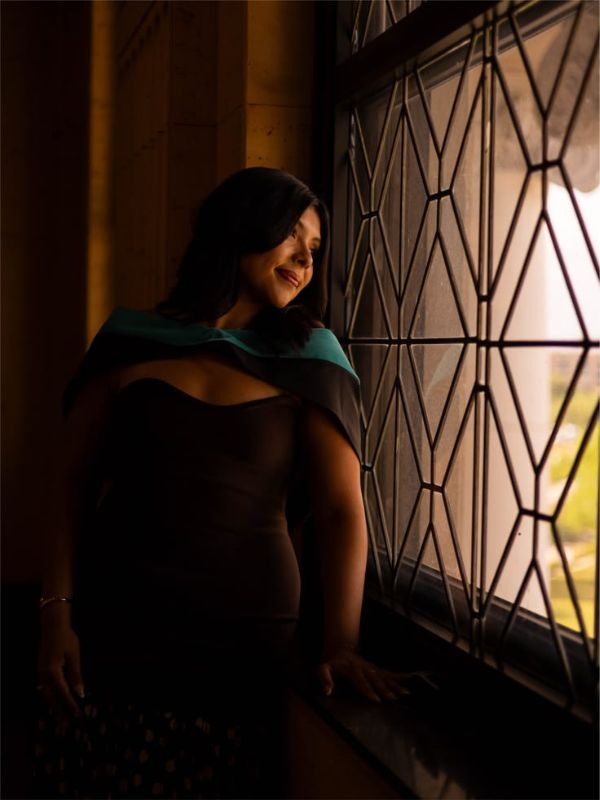 Graduation-Photos-With-A-Decorated-Window.