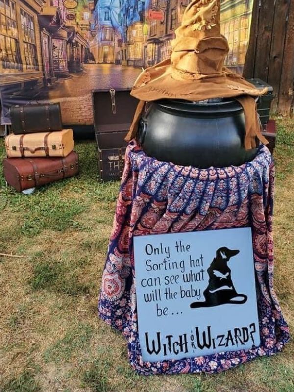 Hogwarts-Inspired-Baby-Shower-Entrance