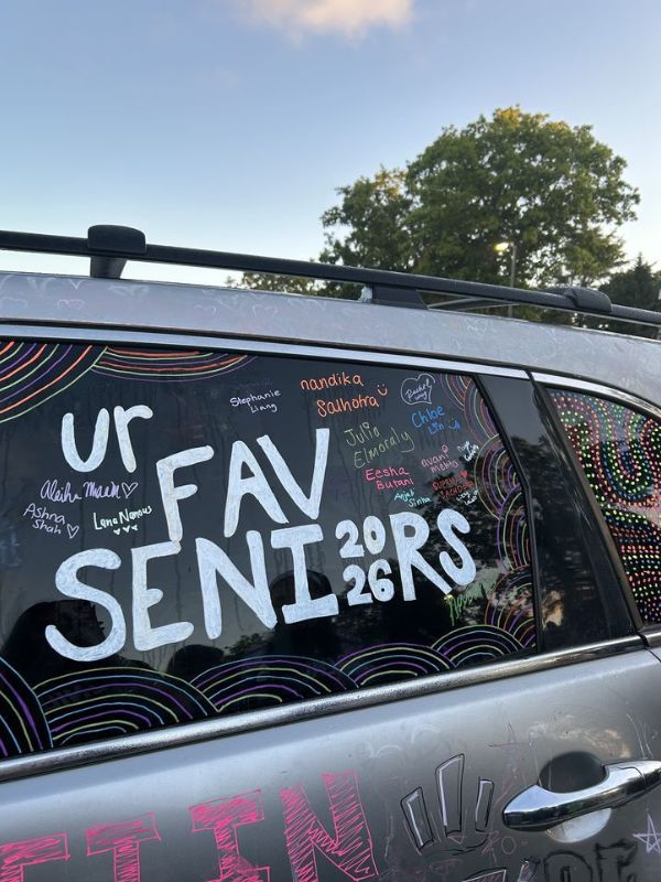 Senior-Graduation-Photo-Car.