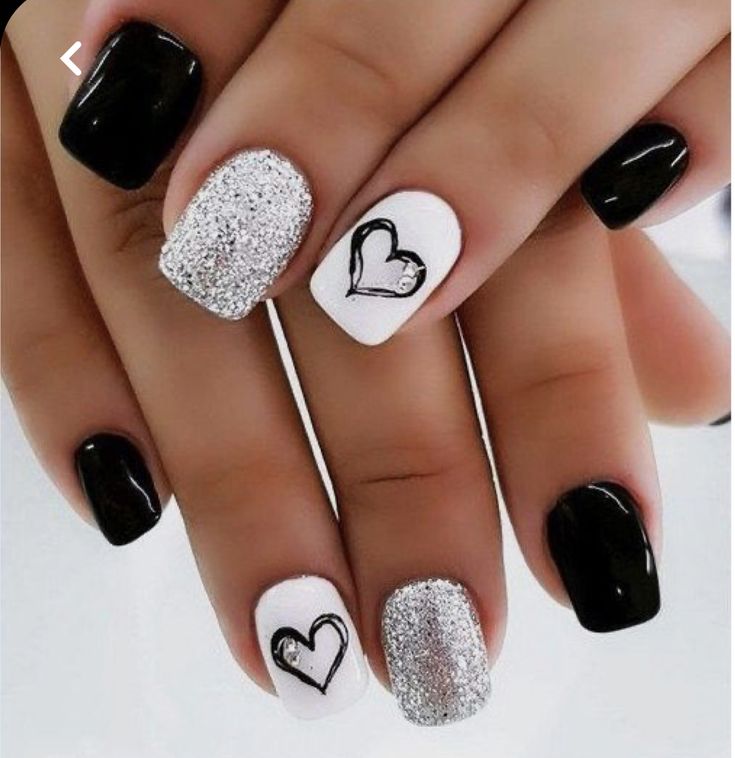 Short-Glitter-Accent-Nails