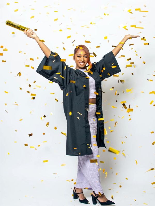 confetti-graduation-picture.