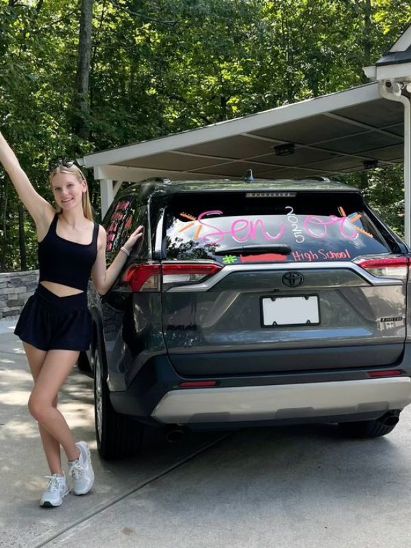 she-did-it-car-chalk-window.