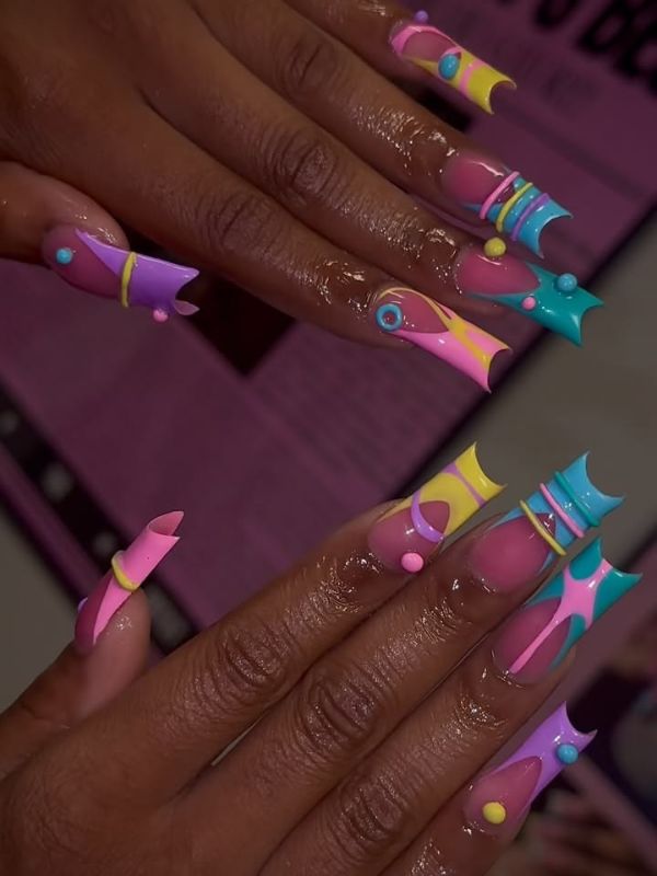 -French-Tip-Swag-Nails.