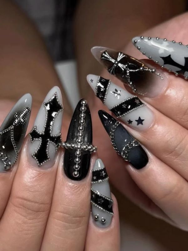 Nails-With-Mixed-Alternative-Patterns.