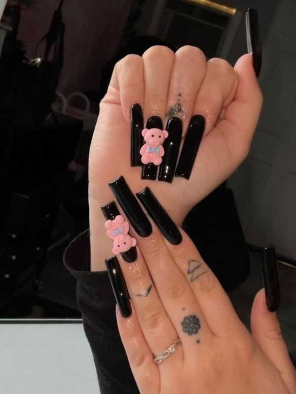 Black-Gummy-Nails.