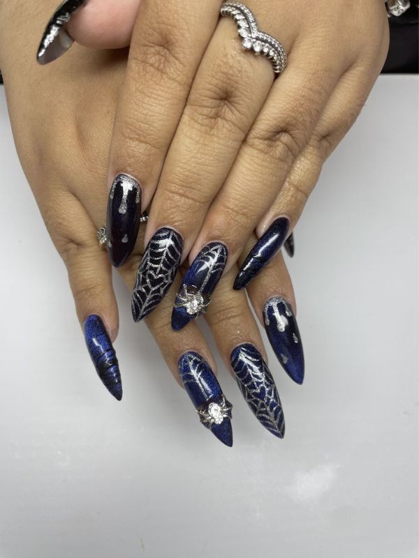 Black-Nails-With-spiderwebs