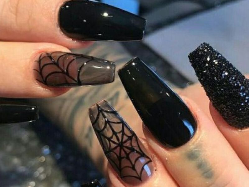 Black-Nails.