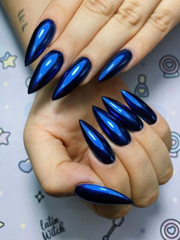 Blue-Chrome-Y2K-Stiletto-Nails.