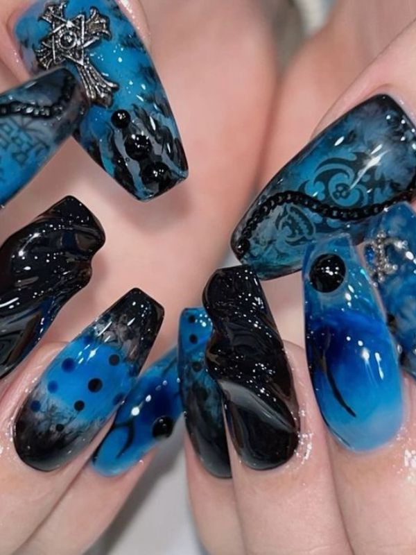 Blue-Nails-With-Mixed-Textures.
