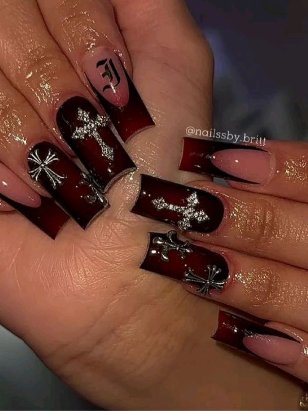 Burgundy-nails.