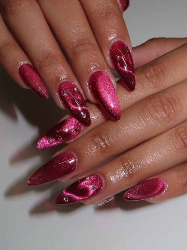 Cat-Eye-Nails.