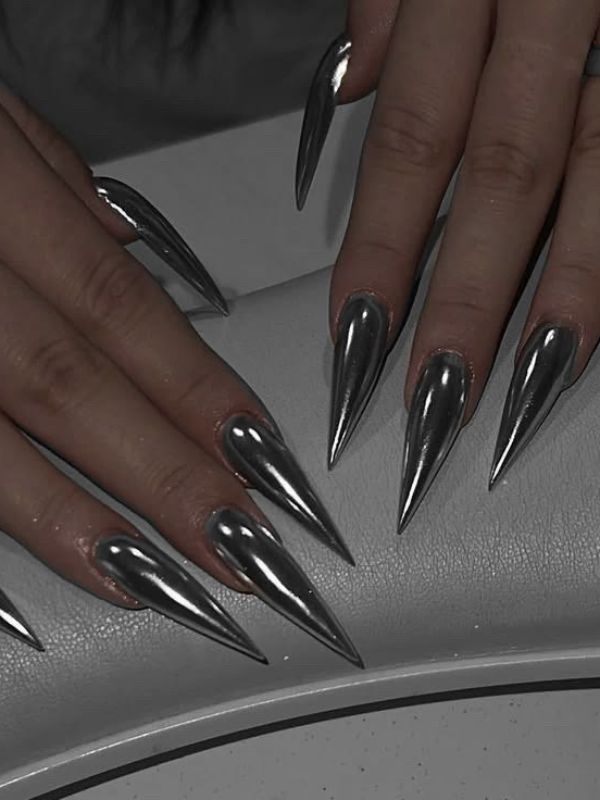 Metallic-Silver-nails.