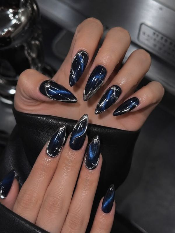 Midnight-Blue-Glossy-nails