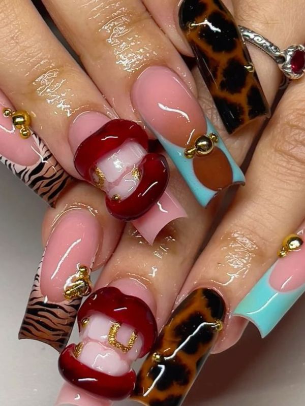 Nails-With-Gummy-Bear-Charms.